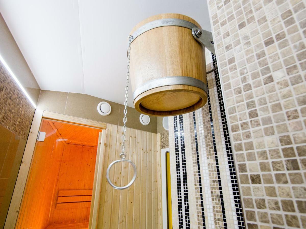 Hotel Krystal Лугачовице Экстерьер фото